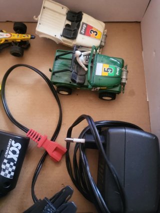 Scalextric Compact F1 Renault y Ferrari masregalos