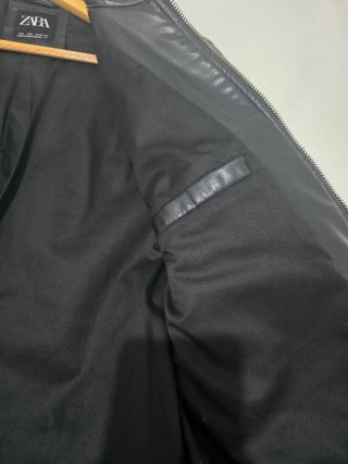 Cazadora Biker Zara Simil Cuero Negra