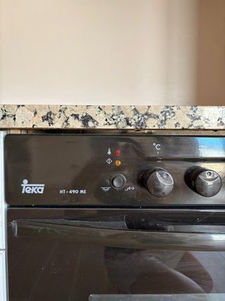 Conjunto cocina: Horno Teka y vitrocerámica