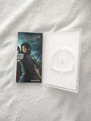 Caja (sin juego) PSP Crisis Core Final Fantasy VII