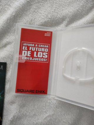 Caja (sin juego) PSP Crisis Core Final Fantasy VII