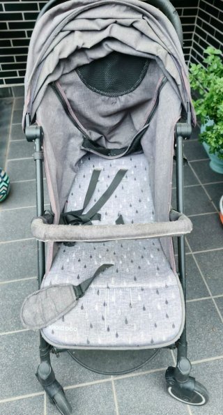 Silla de paseo Kikka Boo gris