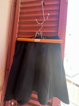 Falda negra Promod