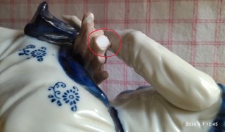 Statua in porcellana donna con cesto