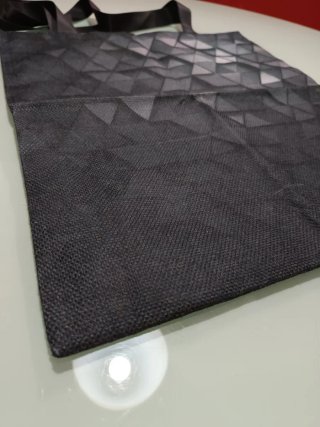 Bolsa de tela con diseño geométrico