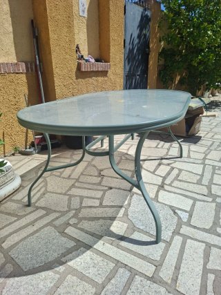 Mesa de jardín cristal y aluminio ovalada