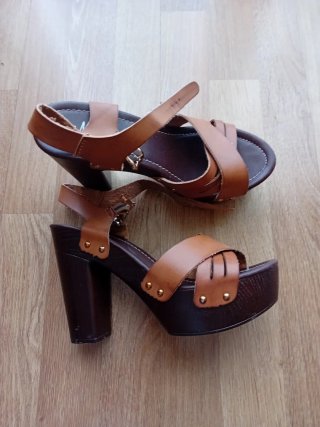Sandalias de plataforma tacón marrón T39