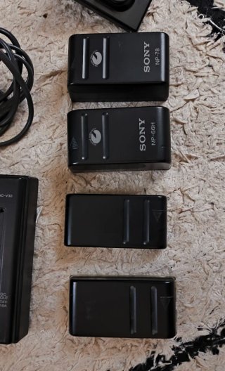 Cargador Sony AC-V30 + Baterías [REGALO]