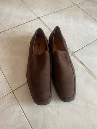 Zapatos de ante marrones