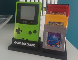 Soporte minimalista Game Boy Color + 3 cartuchos