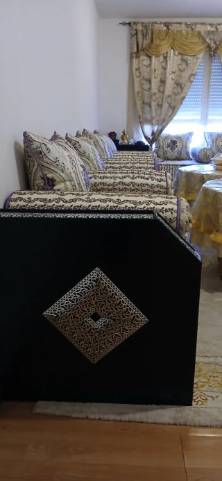 Sofá Marroquí Dorado y Morado
