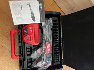 Milwaukee 2 baterías 2Ah + cargador m12 nuevos