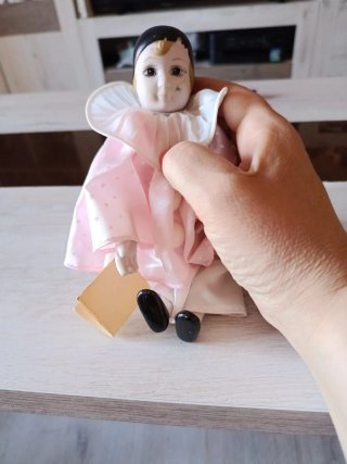Figura de porcelana rosa
