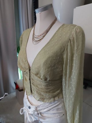 Blusa Stradivarius plumeti verde talla L