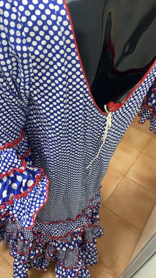 Traje de flamenca azul y rojo