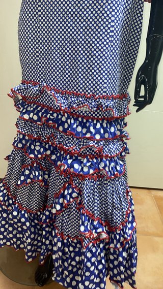 Traje de flamenca azul y rojo