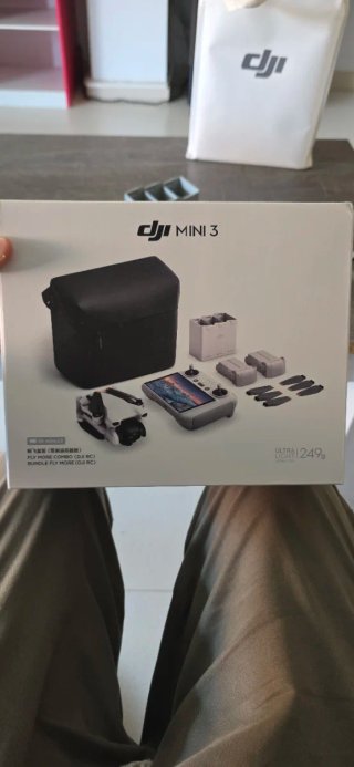 Dron DJI Mini 3 fly more combo