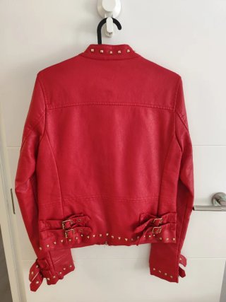 Chaqueta Roja Polipiel Tachuelas Doradas Talla S