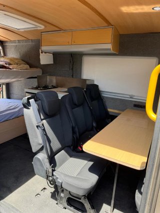 Ford Transit camperizada.