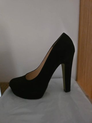 Zapatos de tacón negros para mujer