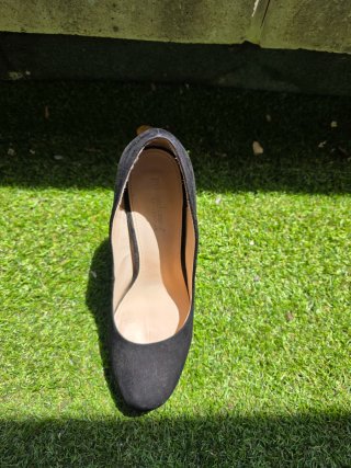 Zapatos de tacón negros para mujer