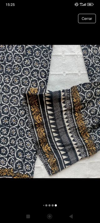 Conjunto estampado crop top y pantalón