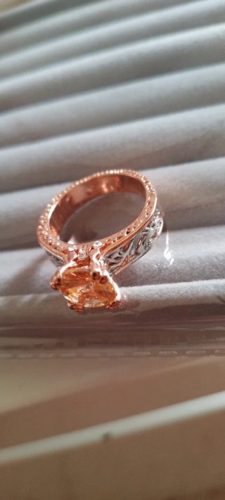 Anillo Oro Rosa con Piedra Naranja