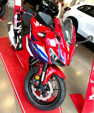 Honda CBR500R 2025 Roja - 1300km