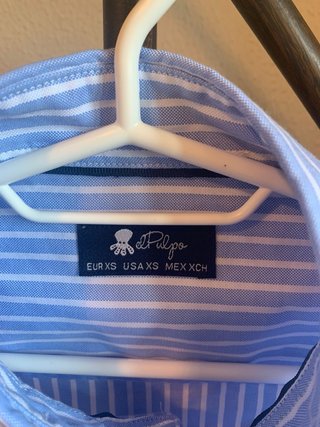 Camisa azul y rayas blancas - El Pulpo