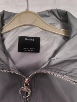 Cazadora Bershka plateada original