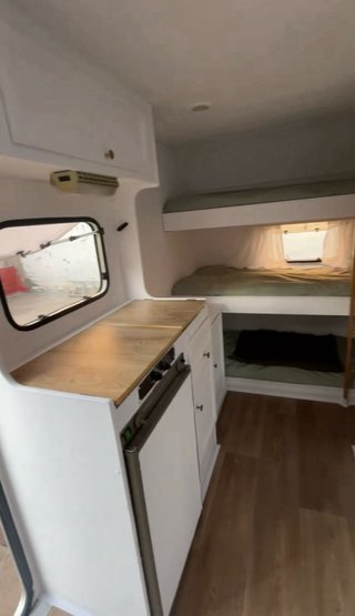 Caravana Hergo 450L plus menos de 7500kg 5 plazas