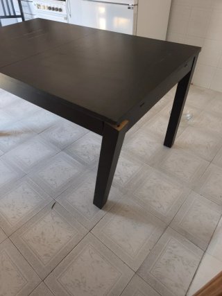 Mesa de cocina ampliable negra