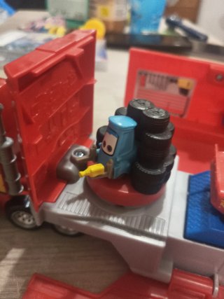 Camión Mack Cars Rojo
