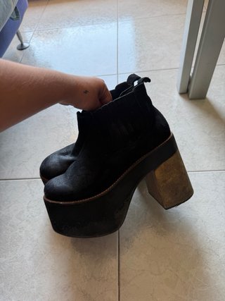 Botines plataforma tacón alto negros BRATZ