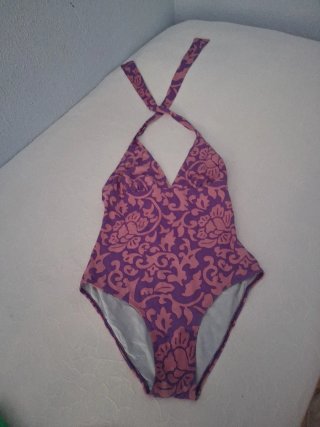 Bañador estampado floral talla 42