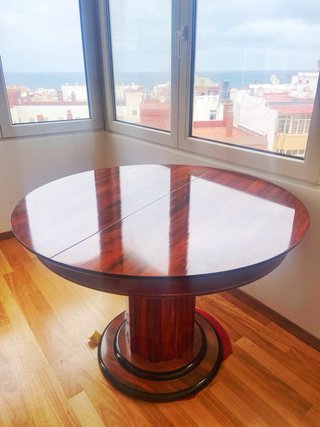 Mesa redonda de madera maciza extensible