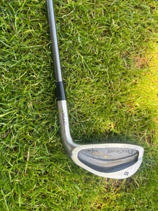 Palo de golf Wilson hierro 7