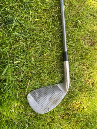Palo de golf Wilson hierro 7