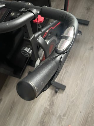 Bicicleta Estática Negra y Roja