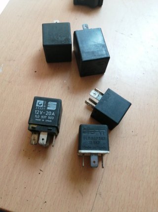 Relés Seat Ibiza 1984-1991 5 unidades 15 euros