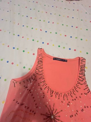Top Cortefiel Coral Pedrería y Lentejuelas