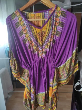 Camisola playera morada y amarilla