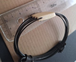 Pulsera Vintage Africana tallada Negra y Blanca