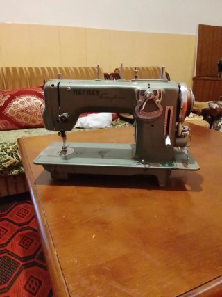 Máquina de coser Refrey Transforma