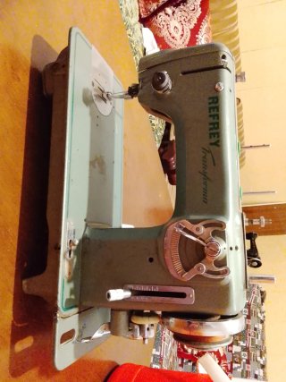 Máquina de coser Refrey Transforma