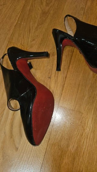 Zapatos charol Christian Louboutin negros