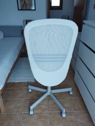 Silla de oficina giratoria beige