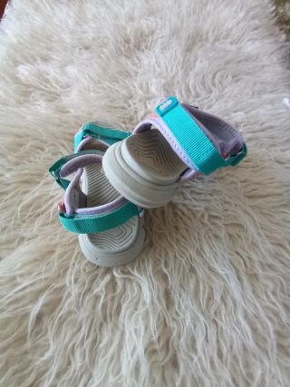Sandalias niña morado y turquesa