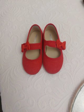 Zapatitos de niña en muy buen estado.Muy bonitos.