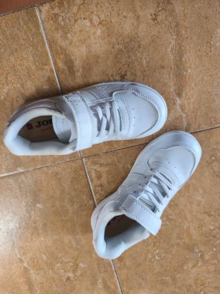 Deportivas Joma blancas talla 33